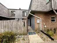 KH Escape! Pool+Tennis+Basketball+0.8 mi to Beach!