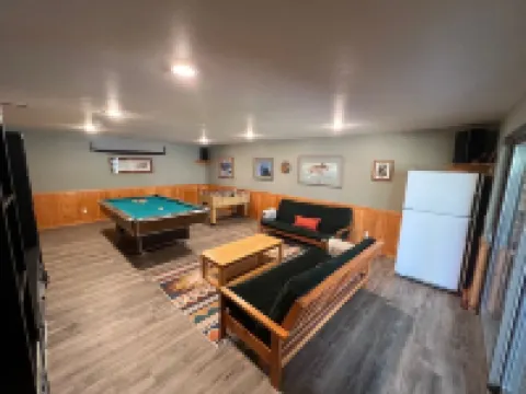 Remote Lake Roosevelt waterfront home