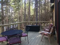 Secluded Lakefront, Dog-Friendly Cabin with Canoe, 7 Miles from the Ocean - Chalets