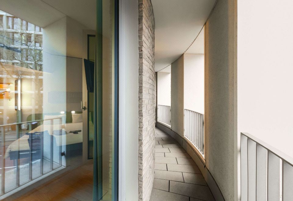 Toyoko Inn Frankfurt am Main Hauptbahnhof의 깔끔한 로비