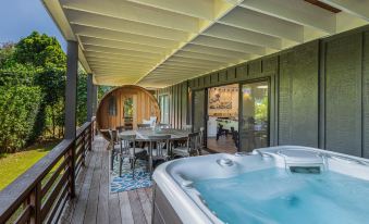 Hale Hanalei 5 Bedroom Home by RedAwning
