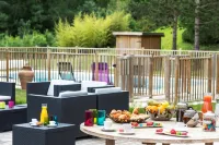 Kyriad Tours - Joue les Tours - Kolam Renang