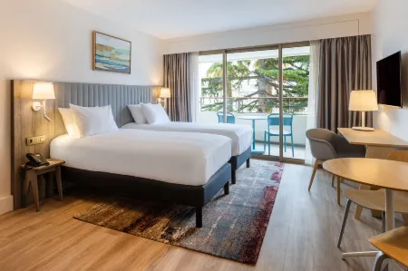 Staybridge Suites Cannes Centre Отели рядом с достопримечательностью «Allées de la Liberté»