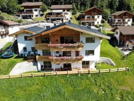 Exquisite Holiday Home Near Ski Area in Königsleiten