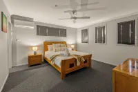 4 Bedroom House - Gorgeous View Отели рядом с достопримечательностью «Парк Креморн Апекс»