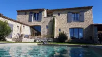 Villa les Terrasses de Gordes Hotels in Ménerbes