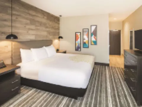 La Quinta Inn & Suites by Wyndham Atlanta South - McDonough Hotels in Henry County