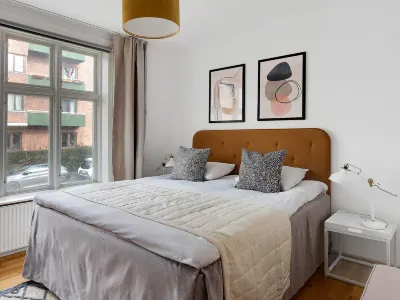 Sanders Constantin - Chic 2-Bdr Apt with Balcony Hotels in der Nähe von Zoo Kopenhagen