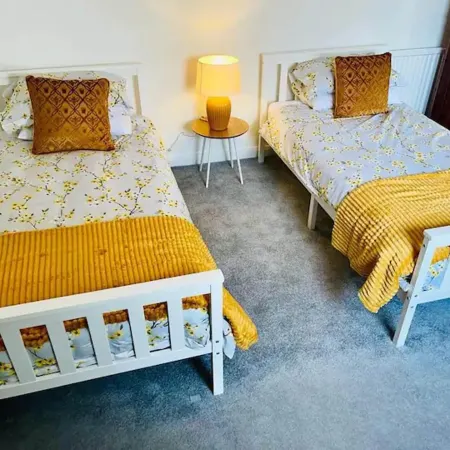 2 Bed-Sleeps 4-Sea View-Pet Friendly-Parking