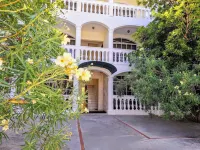 Costambar Hotels in 