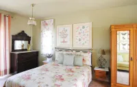 Pentathlon Villa Collection