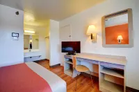 Motel 6 Windsor Locks, CT - Hartford