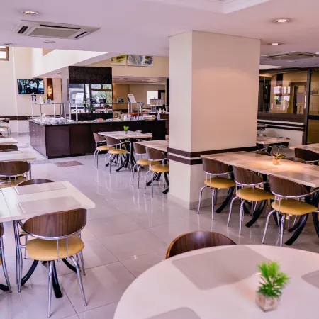Master Curitiba Hotel - 1,6 km do Estádio Couto Pereira - Show Отели рядом с достопримечательностью «Оперный театр Вире»