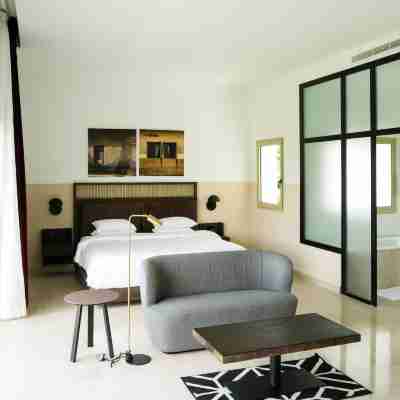 Lepic Villa Hotel Rooms