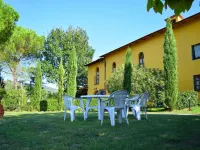 Farmhouse Living Amidst Vineyards