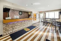 Super 8 by Wyndham Pittsburgh/Monroeville