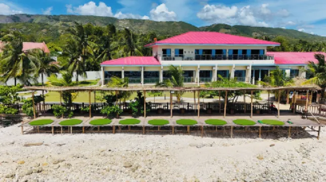 W Golf Resort Hotels near ALONA  OSLOP(WHALE SHARK TOUR) PIER