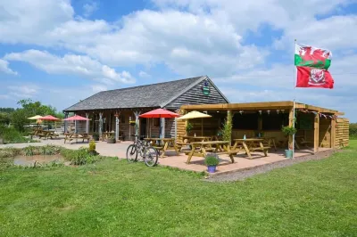 Arcadia Safari Tent in Private 5 Acre Field Hotels near St Mary's Church