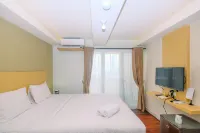 Relaxing and Stylish Studio at Amethyst Tower Apartment - Apartemen