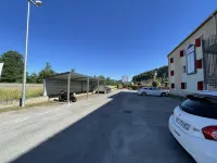 Brit Hotel Confort Foix - parking