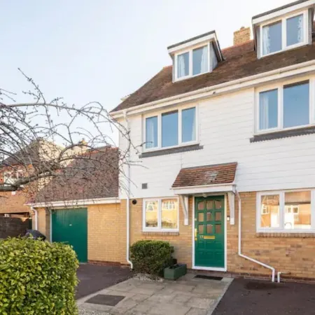Abingdon House - 4 Br on the Marina