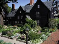 The Warlock House Hotel di Salem
