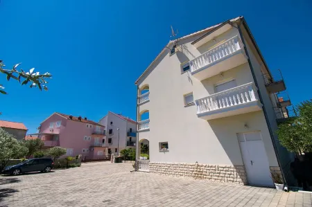 Apartments Kendes Отели в г. Opcina Vodice