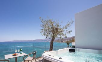 Skipper Beachfront Suites