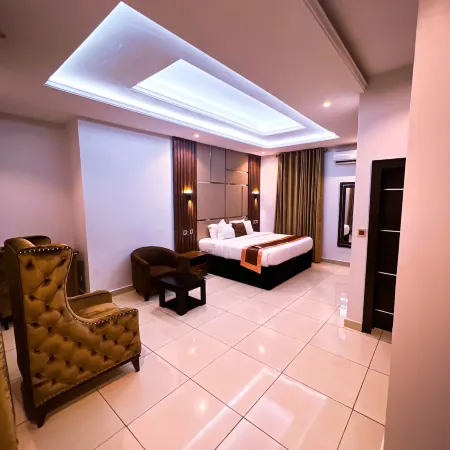 Entrust Hotel and Suites