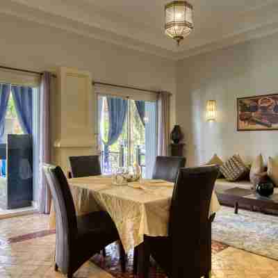 Villas 95 Appart'Hôtel Rooms