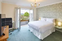 Host & Stay - Coach Cottage