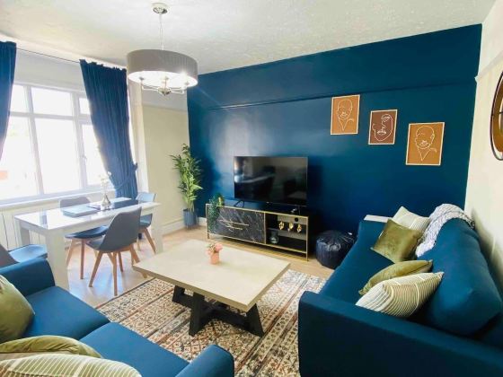 Family 4-Bed Apartment in Dawlish with Sea View