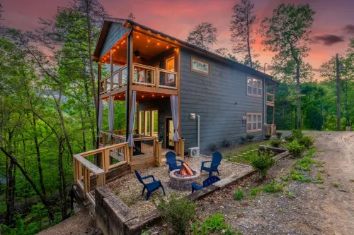 Romantic Cabin Retreat by Ghosal Luxury Lodging - Private Pools