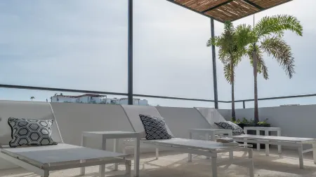 Siaan Betine 4Br Deluxe Pdc