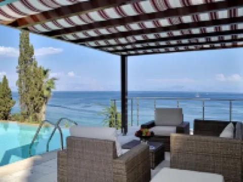 コーフ対夢の休日 ヴィラ ペラマのホテル