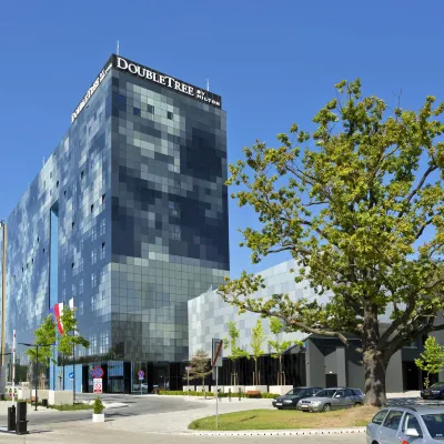 DoubleTree by Hilton Lodz โรงแรมใกล้สนามบินวลาดีสลาว์ เรย์มอนต์