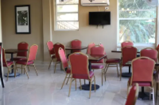 卡耶納旅館與餐廳