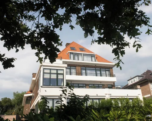 By Friso Den Haag - Scheveningen スケベニンゲンのホテル