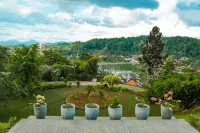 Castle Hill Bungalow by Seven Angels