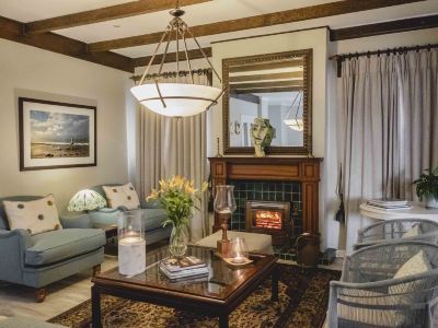 Admiralty Beach House