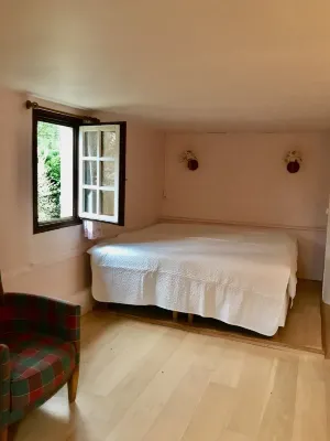 Charming gîte with swimming pool in park approved as a remarkable garden