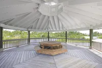 Cozy 2Br Condo - Romar Lakes 103E