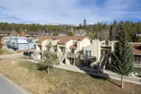 Heated Pool and Cozy Patio - Inviting Winter Park Haven Hotels in Tabernash