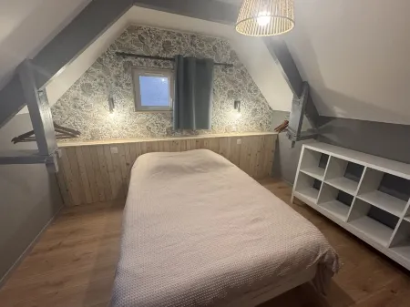 Maison de Bourg Proche Plages du Débarquement Отели в г. Фонтене-ле-Пенель