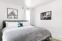 Be Inspired to Dream in This Glamorous Tinseltown Suite