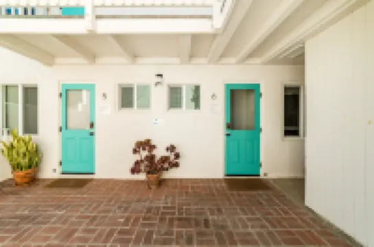 Stone Fireplace and Balcony Relaxation - Gorgeous Ocean View Escape