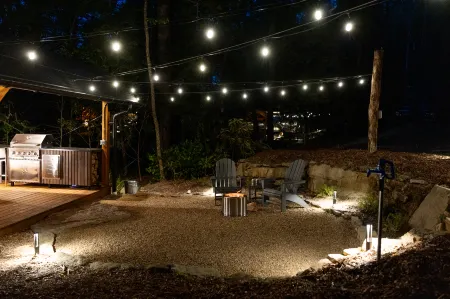 Private Deck, Hot Tub and Rain Showerhead - Charming Airstream Escape