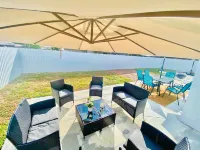 Chic Haven - Hot Tub, Close to Beach & Stadium