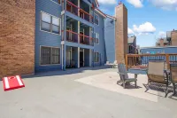 Hot Tub, Pool and Garage Parking Amenities - Charming Retreat
