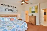 Heated Shared Pool and Covered Patio - Beautiful Coastal Retreat Hotels in Bradenton Beach